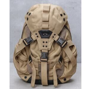 Vintage Y2K Oakley Icon Backpack 2.0 Desert Tan Black
